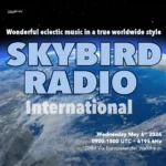 Logo da Skybird Radio com fundo da Terra vista do espaço