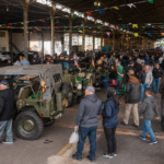 Encontro de Radioamadores Campinas com participantes e veículos expostos